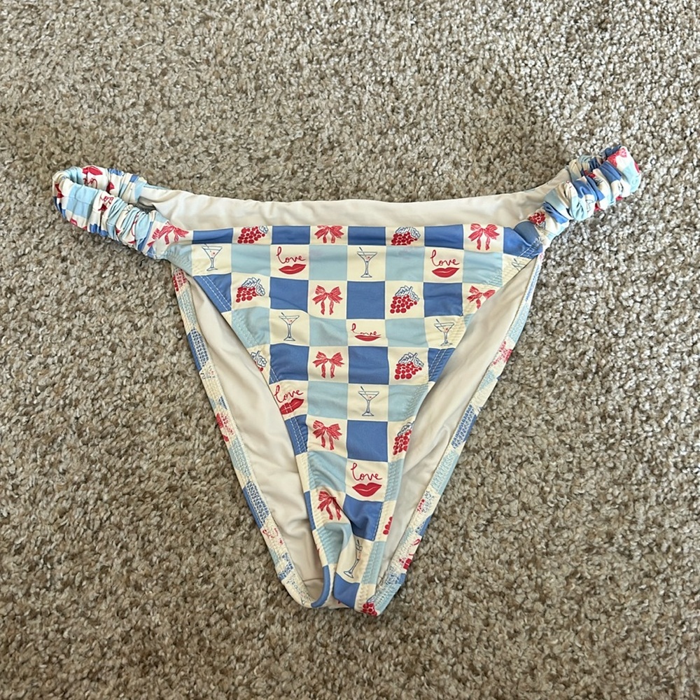 Dippin daisys belle bottom in print montauk